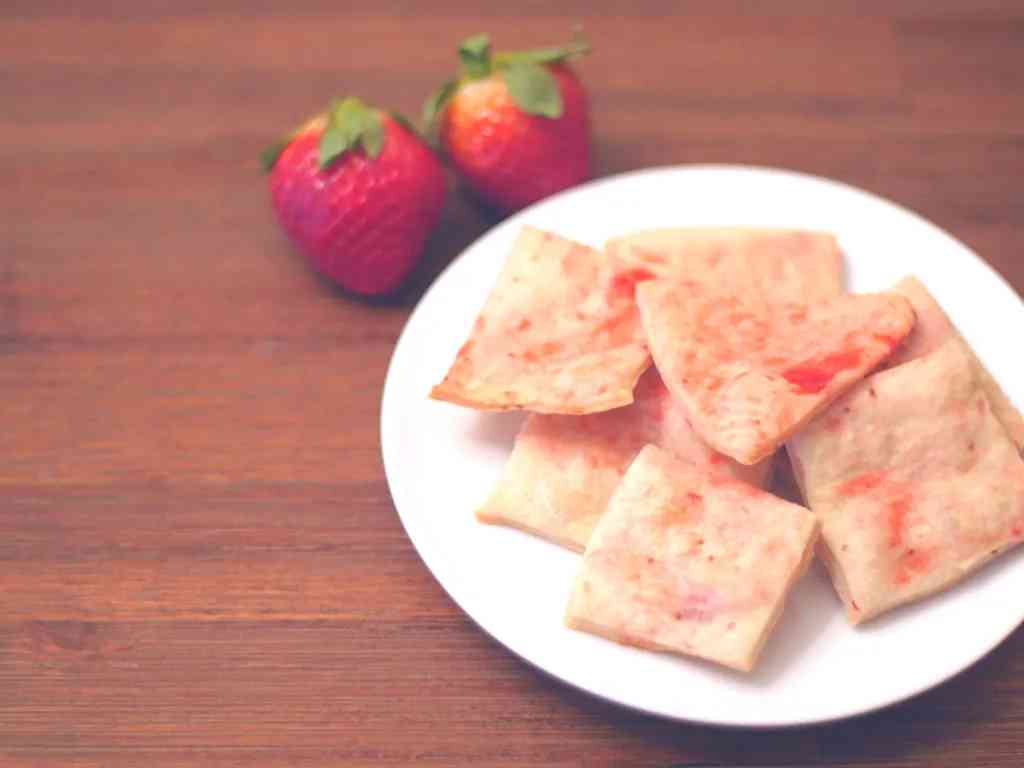 Strawberry-Coconut Crackers