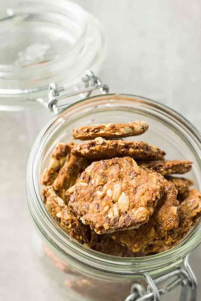 Tomato, Sunflower And Flax Crackers
