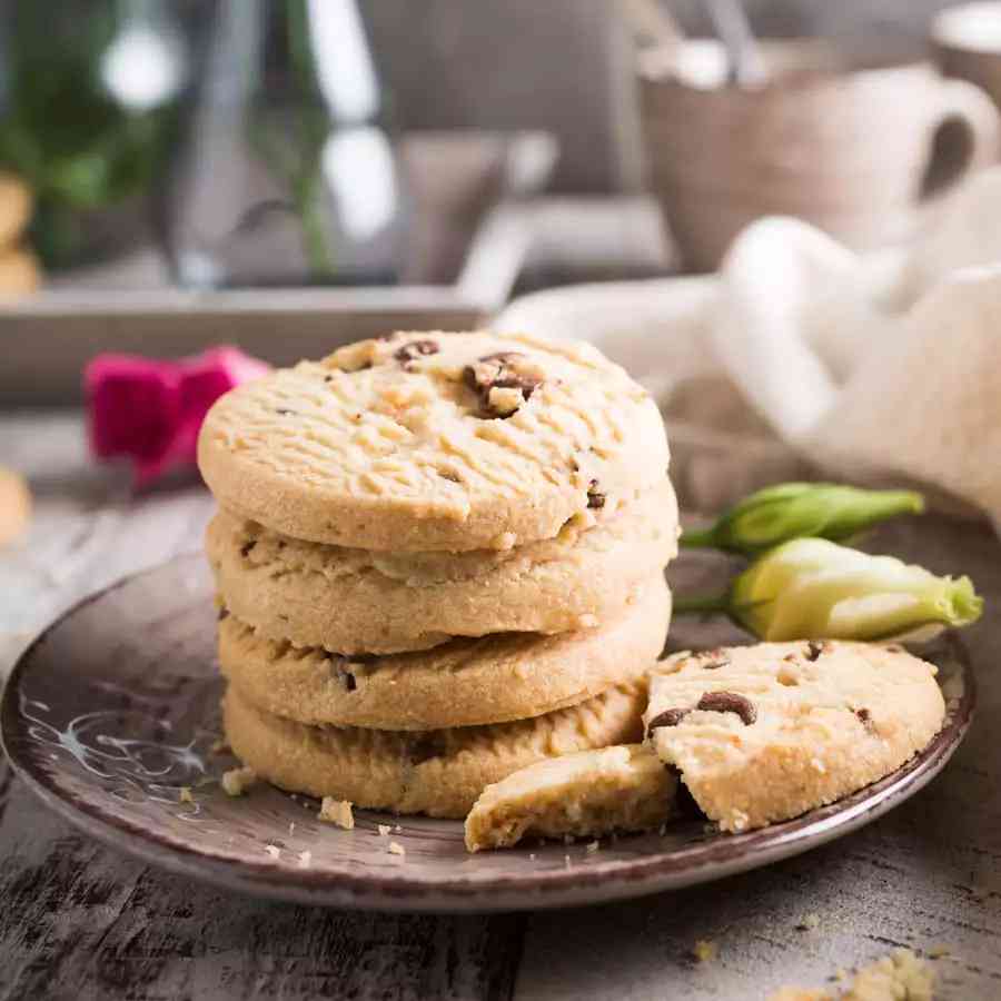 Mint-Scented Chocolate Chip Cookies